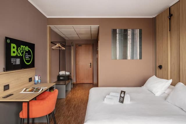 Double Room with View