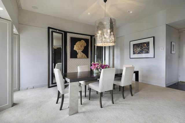 Opera Suite Residence