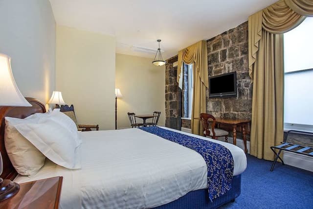 Suite, 1 King Bed