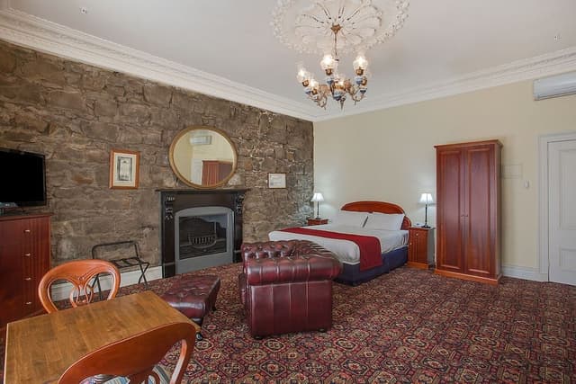 Suite, 1 King Bed