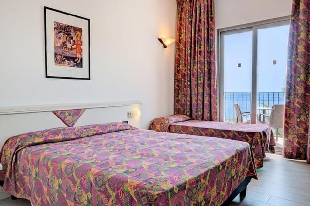 Double or Twin Room with Partial Sea View