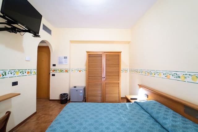 Room, Balcony