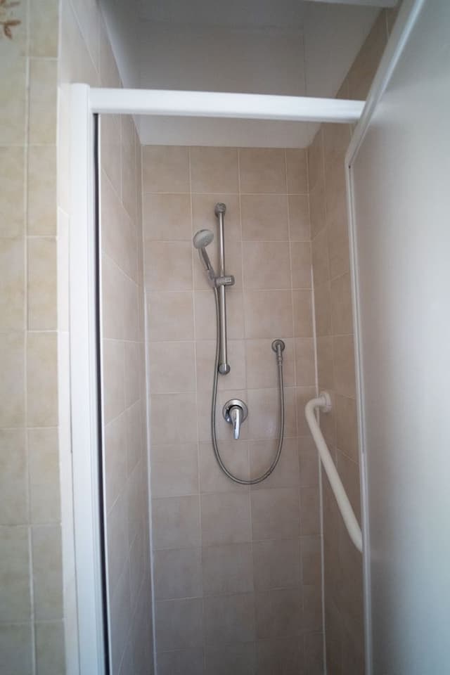 Room, Balcony