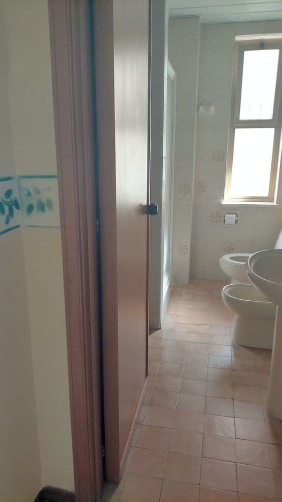 Room, Balcony
