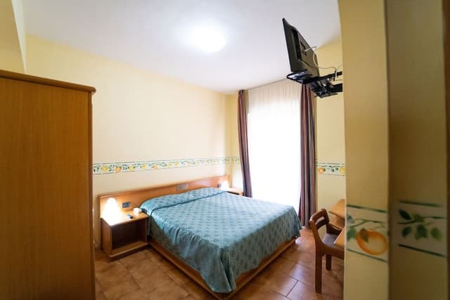 Room, Balcony