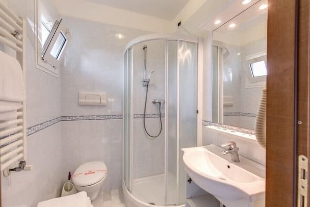 Luxury Suite, Annex Building