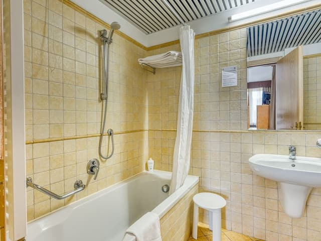 Economy Quadruple Room
