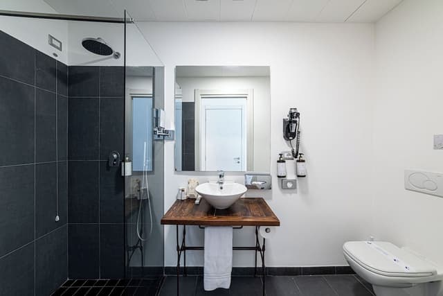 Compact Room