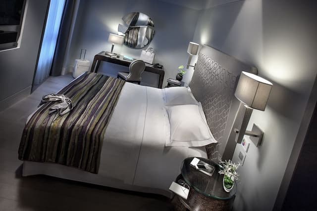 Executive Queen Suite with Wellness Area Access