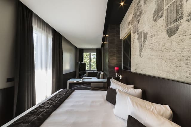 Junior Suite, 1 King Bed with Sofa bed