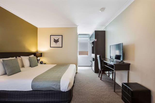 Standard Room, 1 King Bed