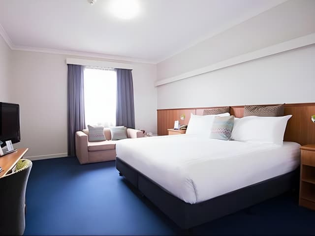 Standard Queen Room