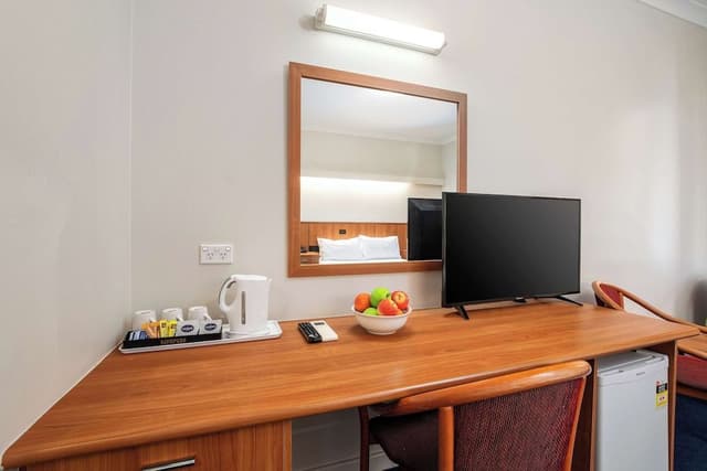 Standard Queen & Single Room