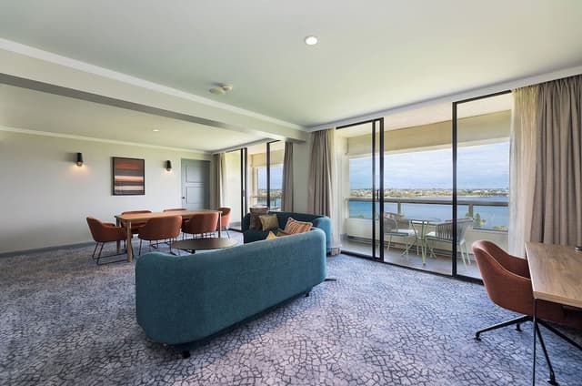 Suite, 1 Bedroom, River View (Swan River View, High Floor)