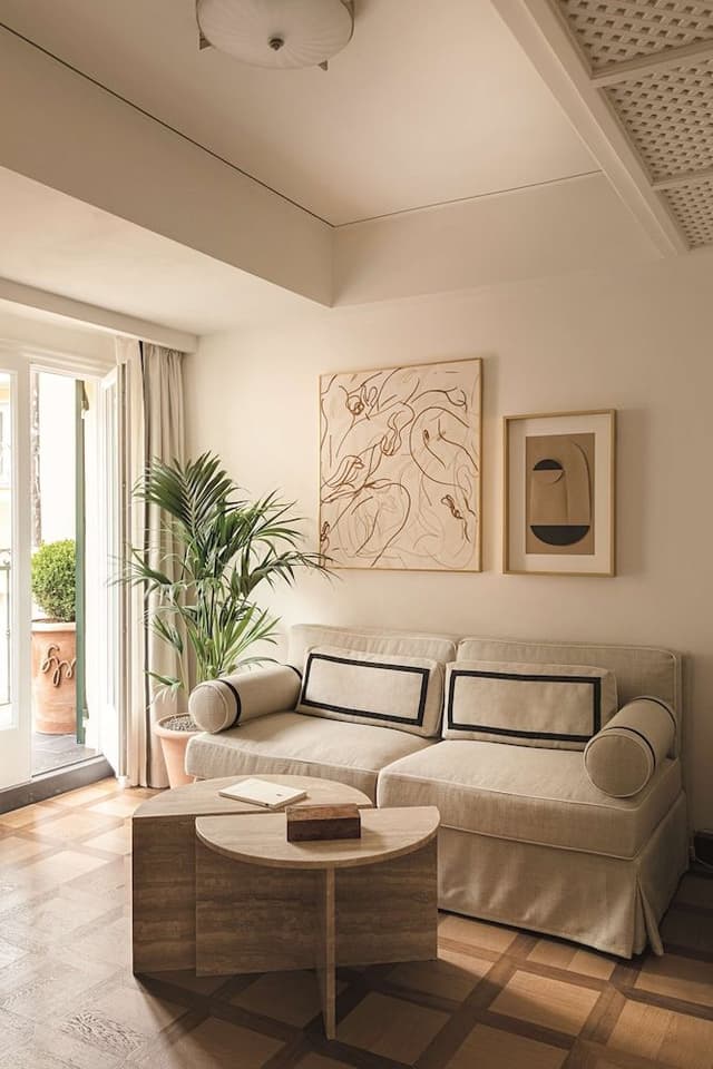 Junior Suite (Village View)