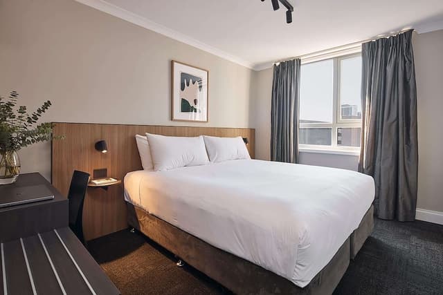 Petite King Room