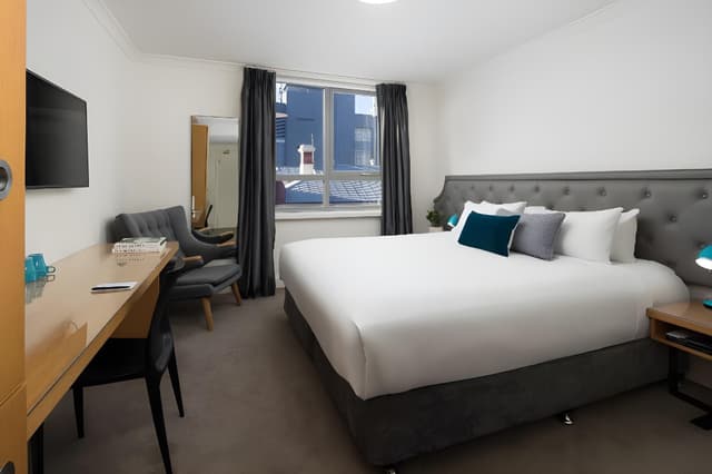 Deluxe King Room