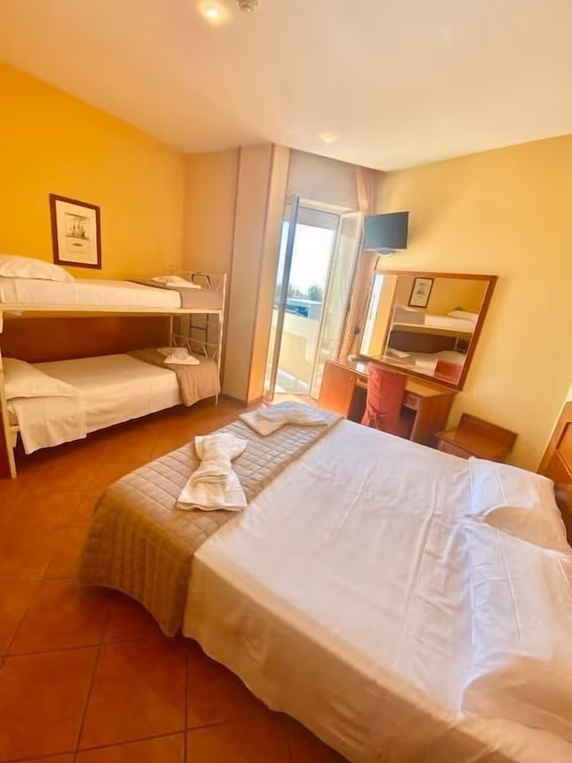 Camera Tripla con balcone Vista Mare