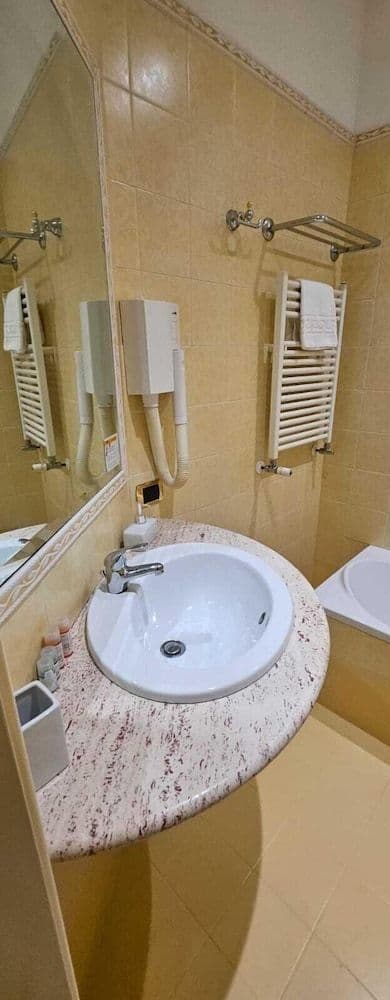 Deluxe Triple Room, City View