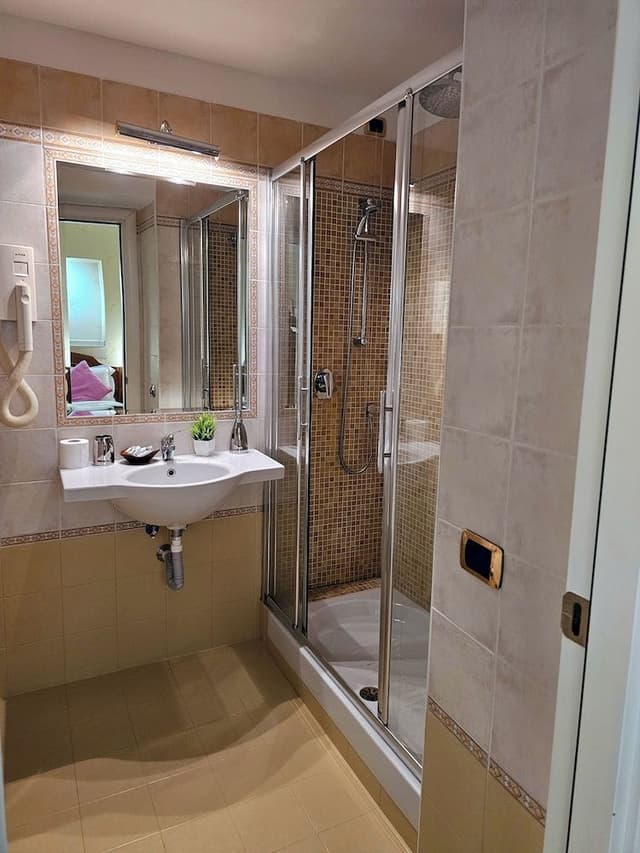 Deluxe Triple Room, City View