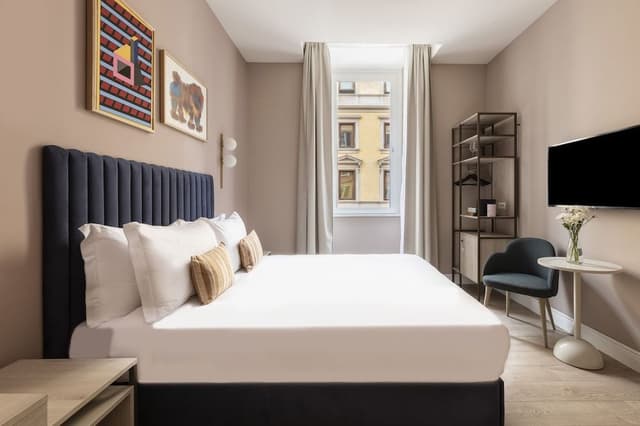 Medium Room with Extra Single Bed