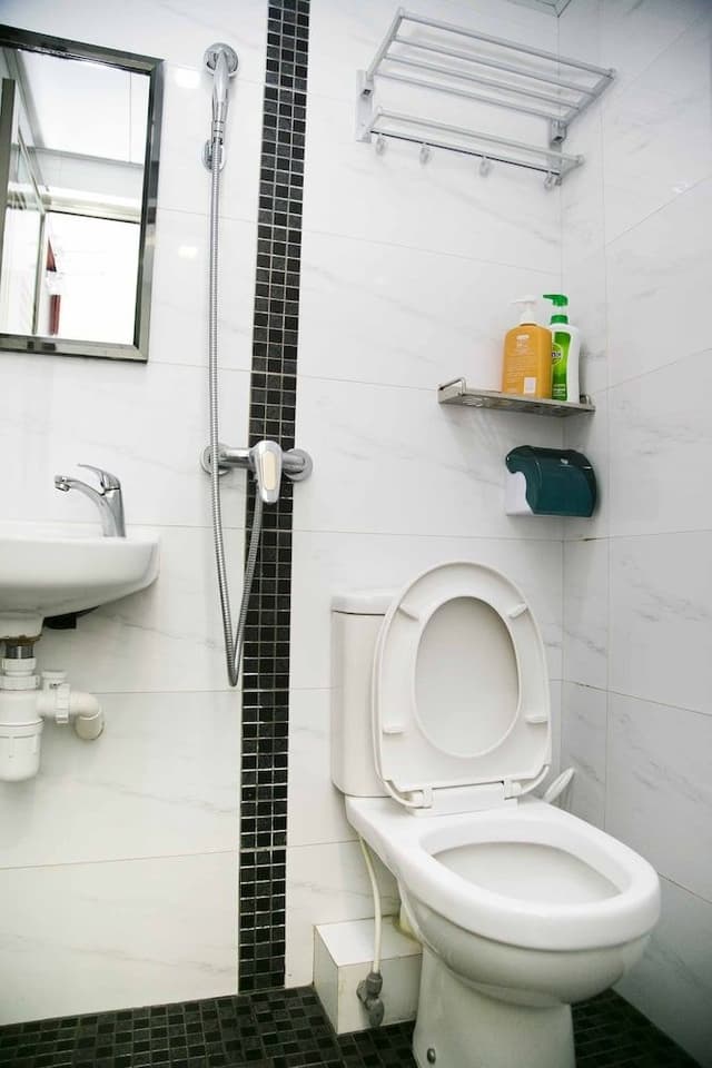 Double Room (Private Bathroom)
