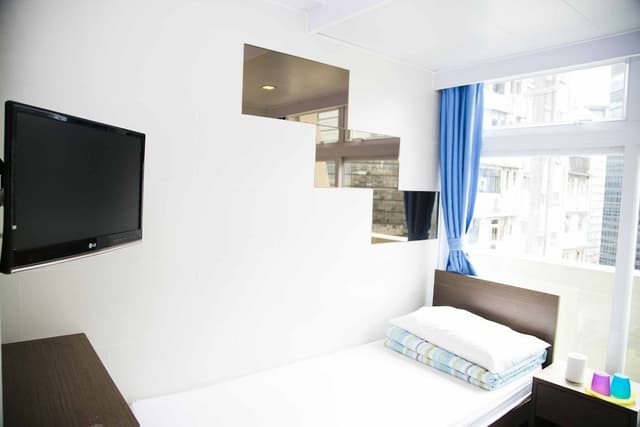 Twin Room (Private Bathroom)
