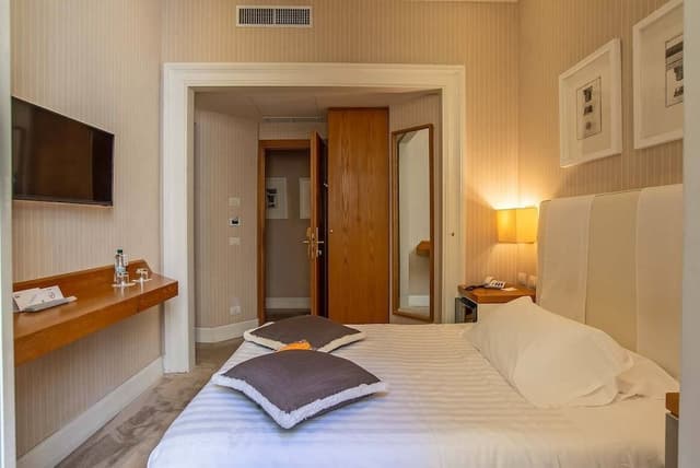 Family Room, Connecting Rooms