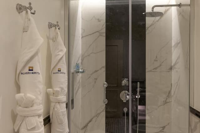 [DISABLED]Family Suite