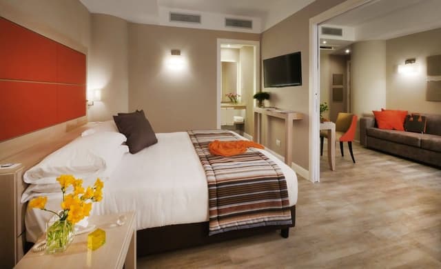 Suite, 2 Bathrooms (no smoking)