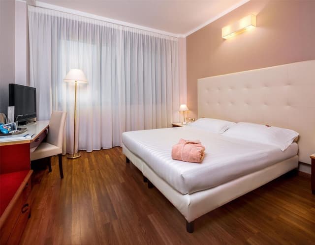 Superior Room, 1 King Bed, Non Smoking