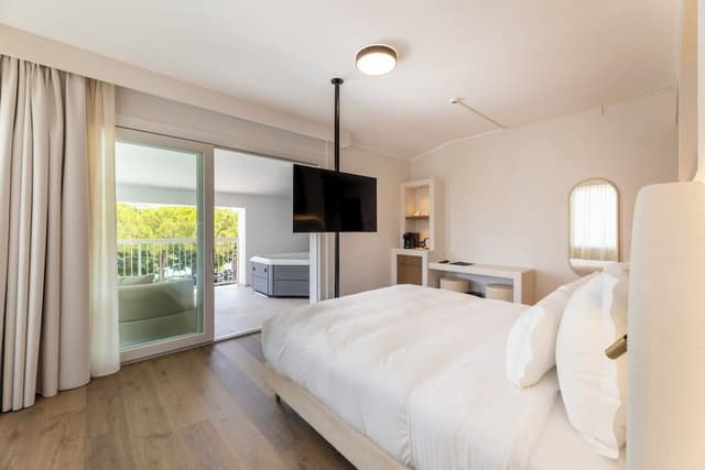 Premium Suite, Hot Tub, Lake View