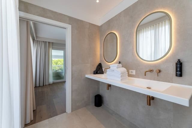 Premium Suite, Hot Tub, Lake View