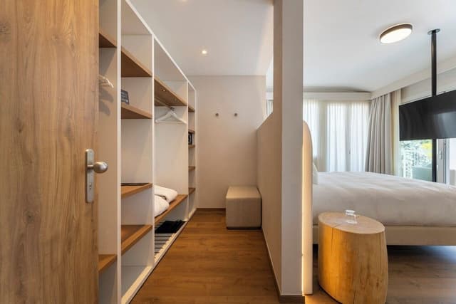Premium Suite, Hot Tub, Lake View