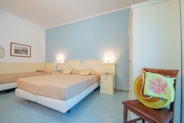 Classic Triple Room, Balcony