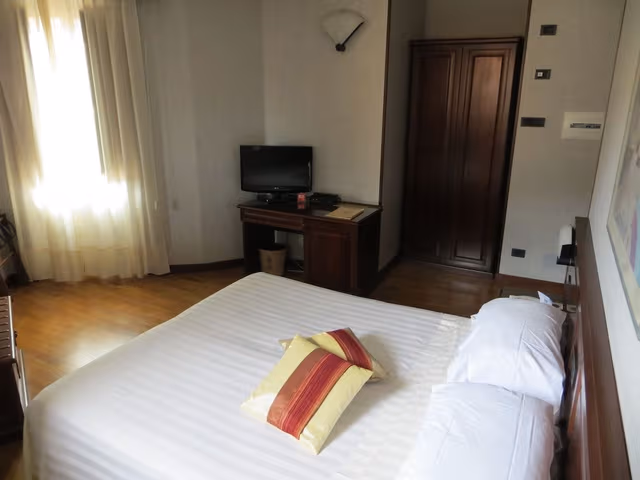 Classic Double Room