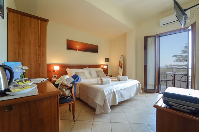 Superior Triple Room, Partial Ocean View