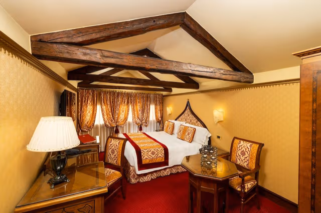 Junior Suite, Canal View