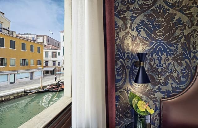 Superior Triple Room, Canal View