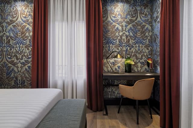 Superior Triple Room, Canal View