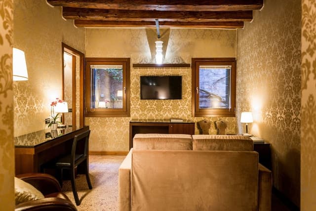 Deluxe Double or Twin Room