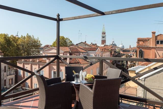 Junior Suite (Rooftop terrace)