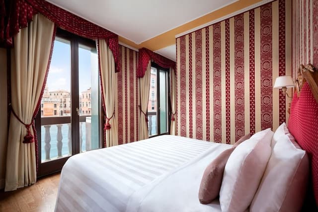 Grand Suite, Canal View (Grand Canal)