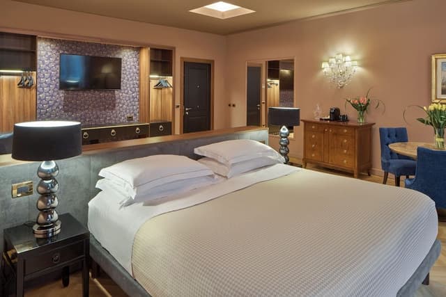 Suite, 1 King Bed