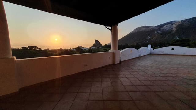Suite, Sea View