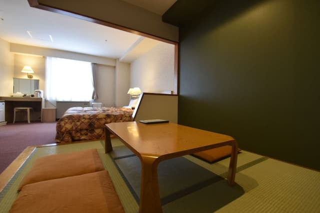 Compact Japanese-Western room, 2 Single Beds, Non Smoking