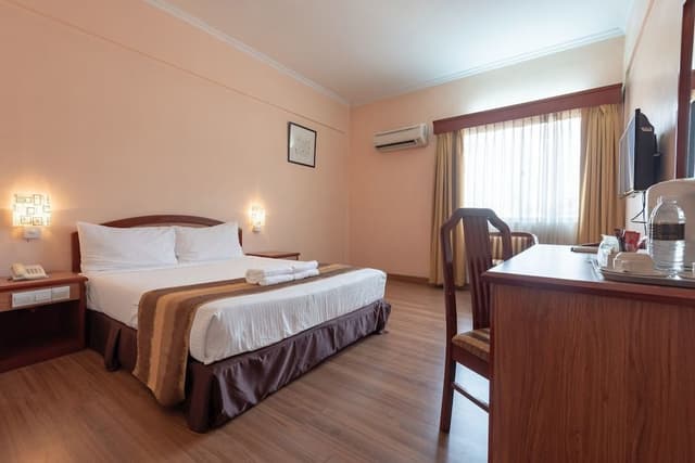 Standard Room, 1 Queen Bed