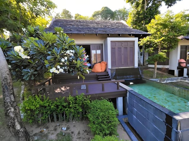Deluxe Pool Villa Ocean View