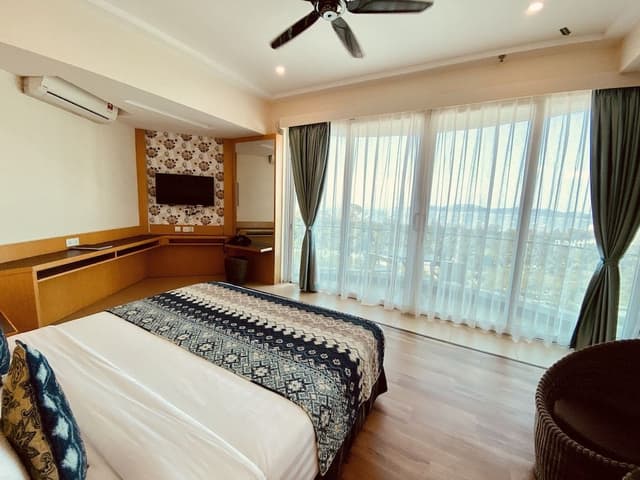 Premier Deluxe Room