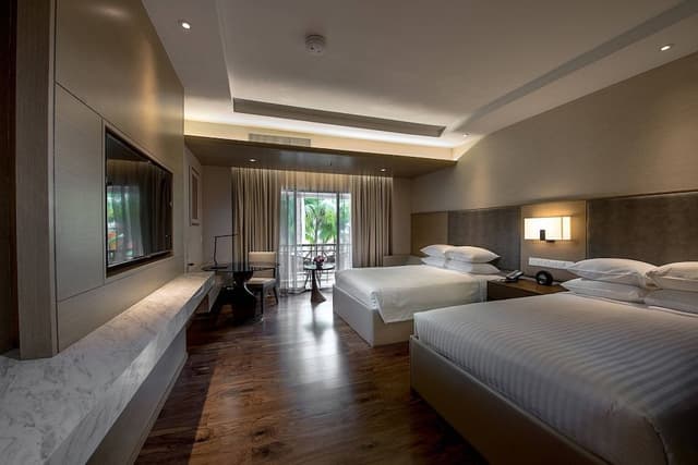 Premier Room, 1 King Bed, Balcony (Pool)
